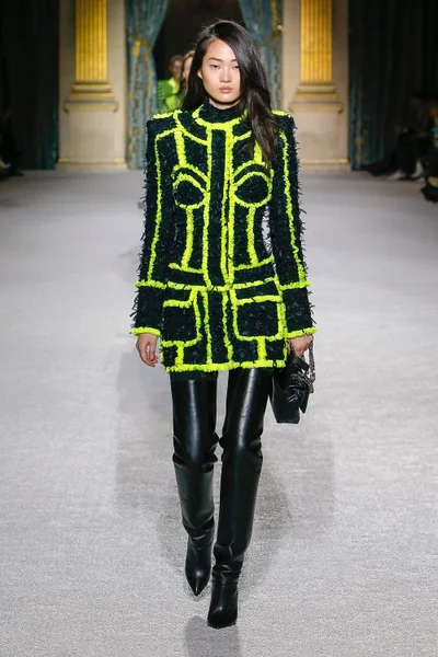 Look 49